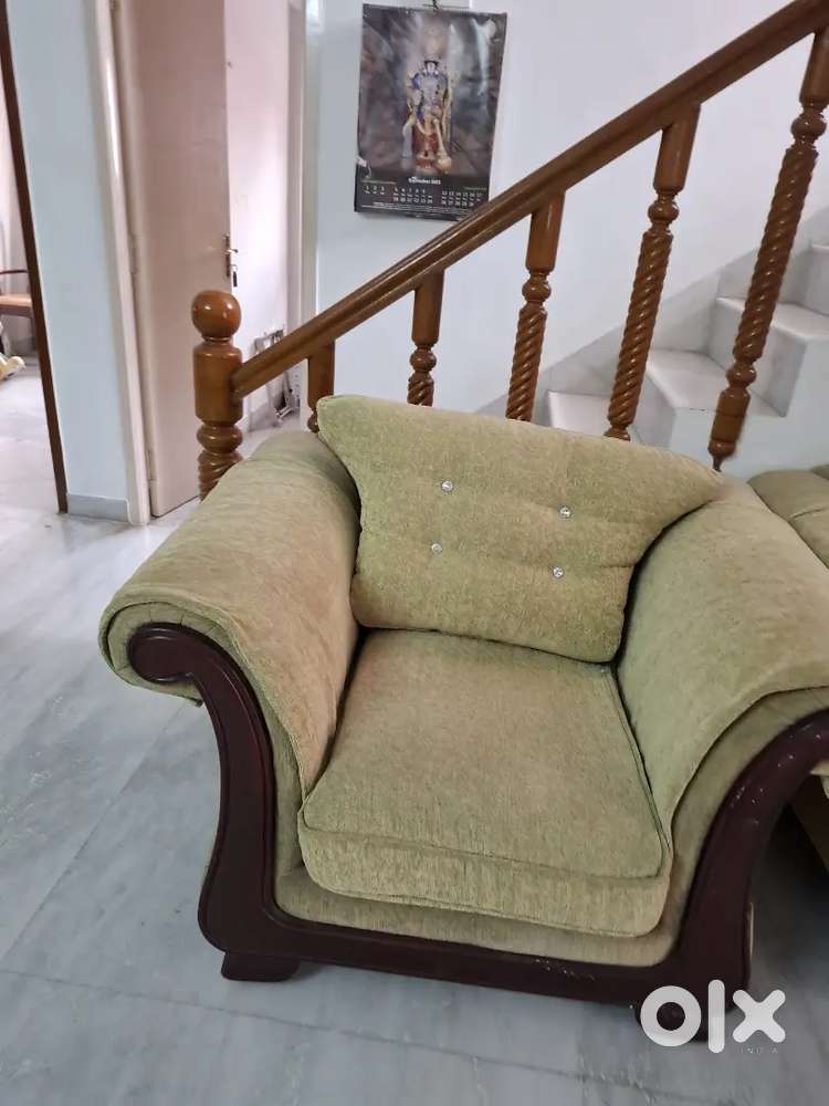 Sofa set of 3seater and 2 seater and 2 single seaters