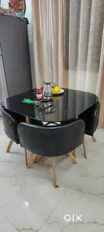 4 seater dining table