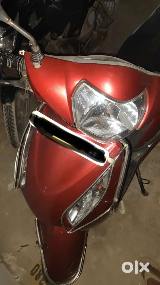 Activa i Scooty