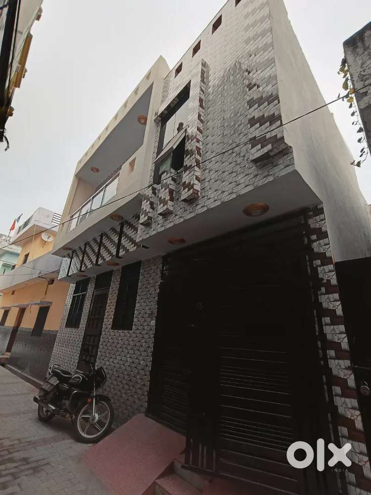 100 gaj ka naya makan hai. 40,000