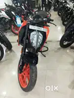 KTM Duke 200 look's like gorgeous electronic orange