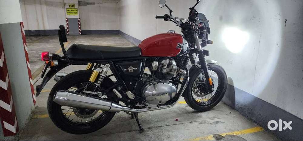 Royal Enfield Interceptor-650 with ₹ 40000 accessories