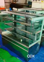 cooling cake display