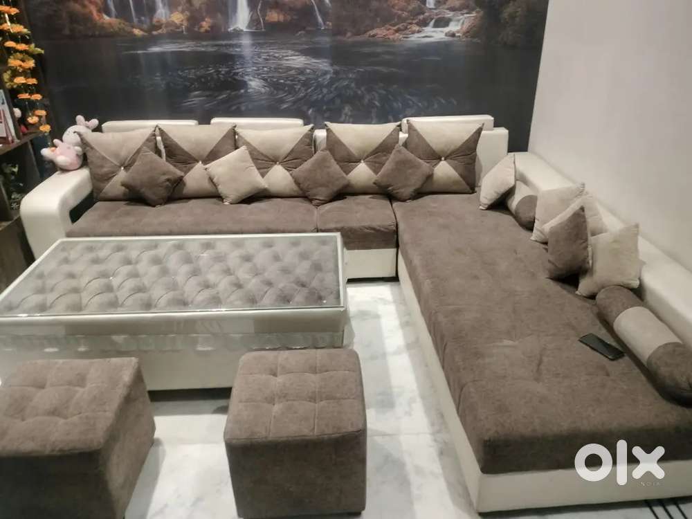 Sofa set with table