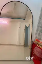 Standee mirror