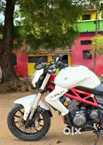 Benelli TNT 300