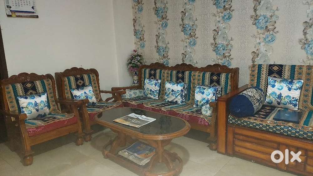 Sofa Set with Centre Table