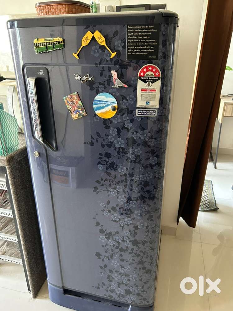 Selling single door whirlpool 190L fridge