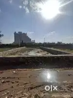 EAST FACING PLOT WOH BHI 60 FEET ROAD PAR TONK ROAD SE 400 METER.