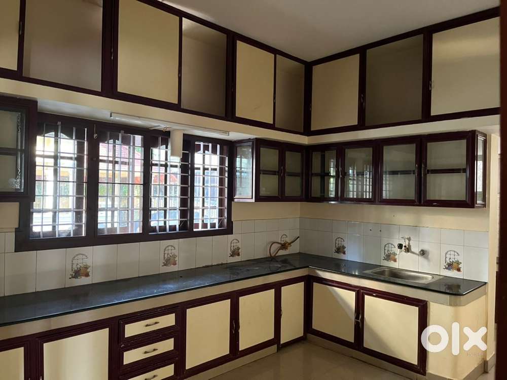 Am 3bhk independent house kakkanad for rent
