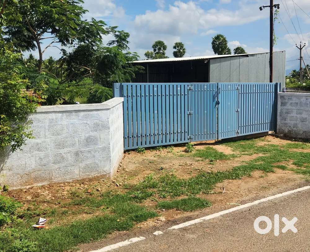 Commercial property 15hp EB service one said three side commode