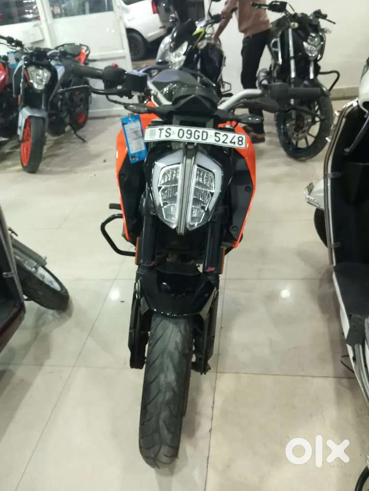 Duke 200 orange colour neat condition