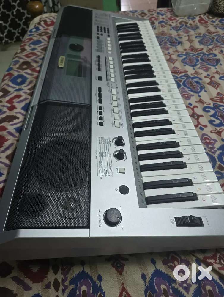 Yamaha Keyboard i455 excellent condition