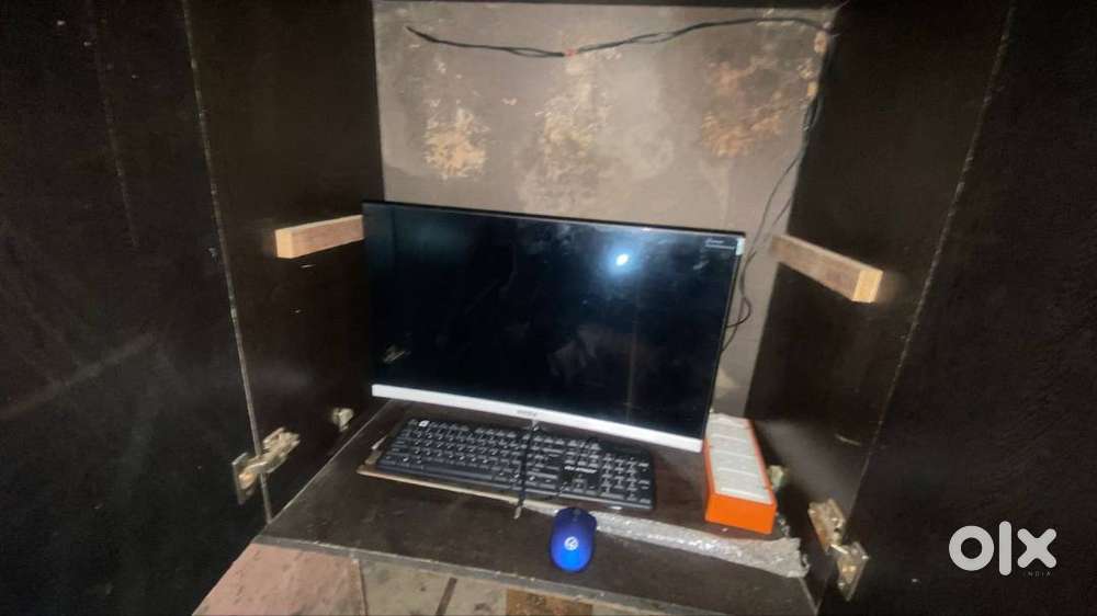 Intex curved led monitor