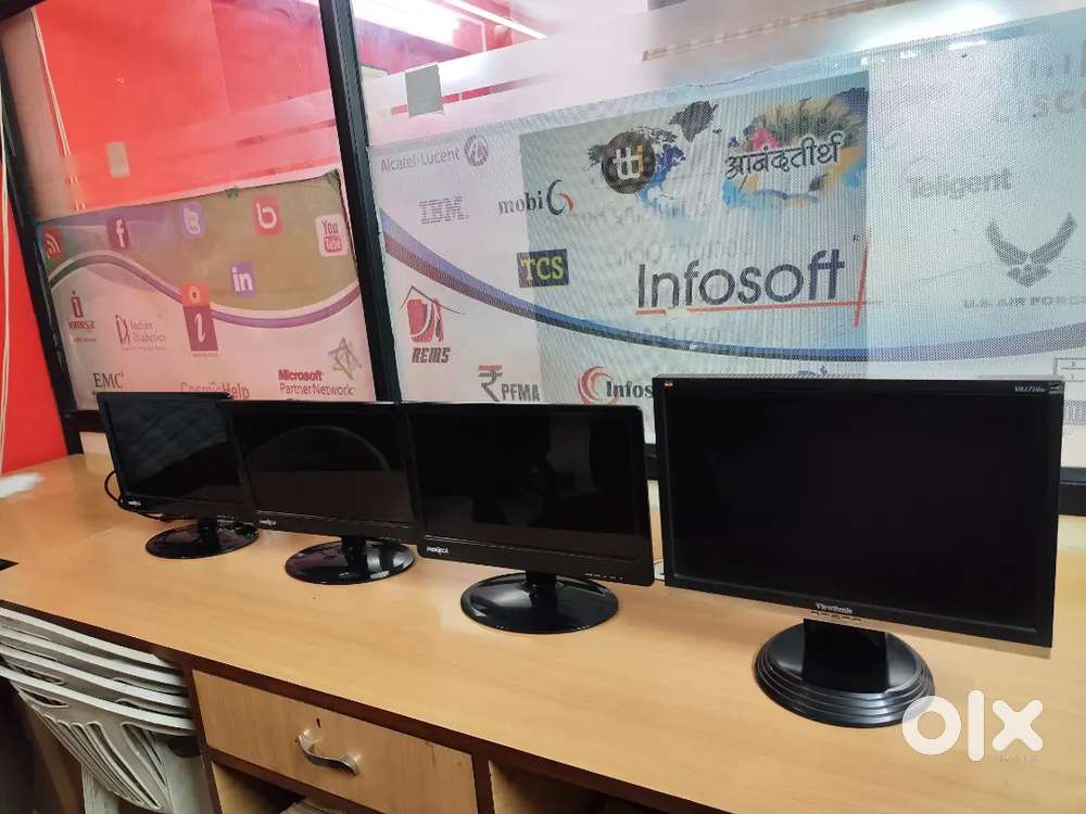 5 Monitor, 4 is 15 inch 1 is 17 inch