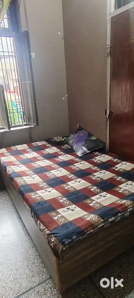 Room on rent