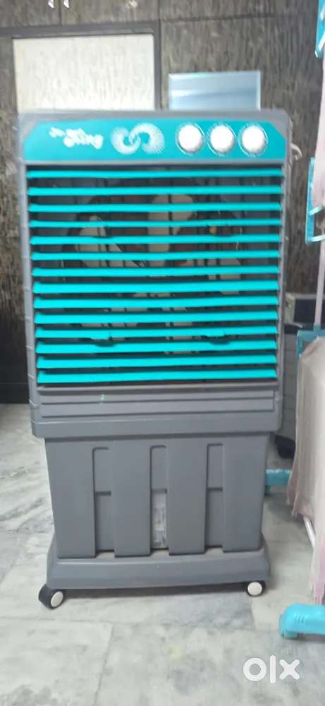 Cooler local brand 5 months old