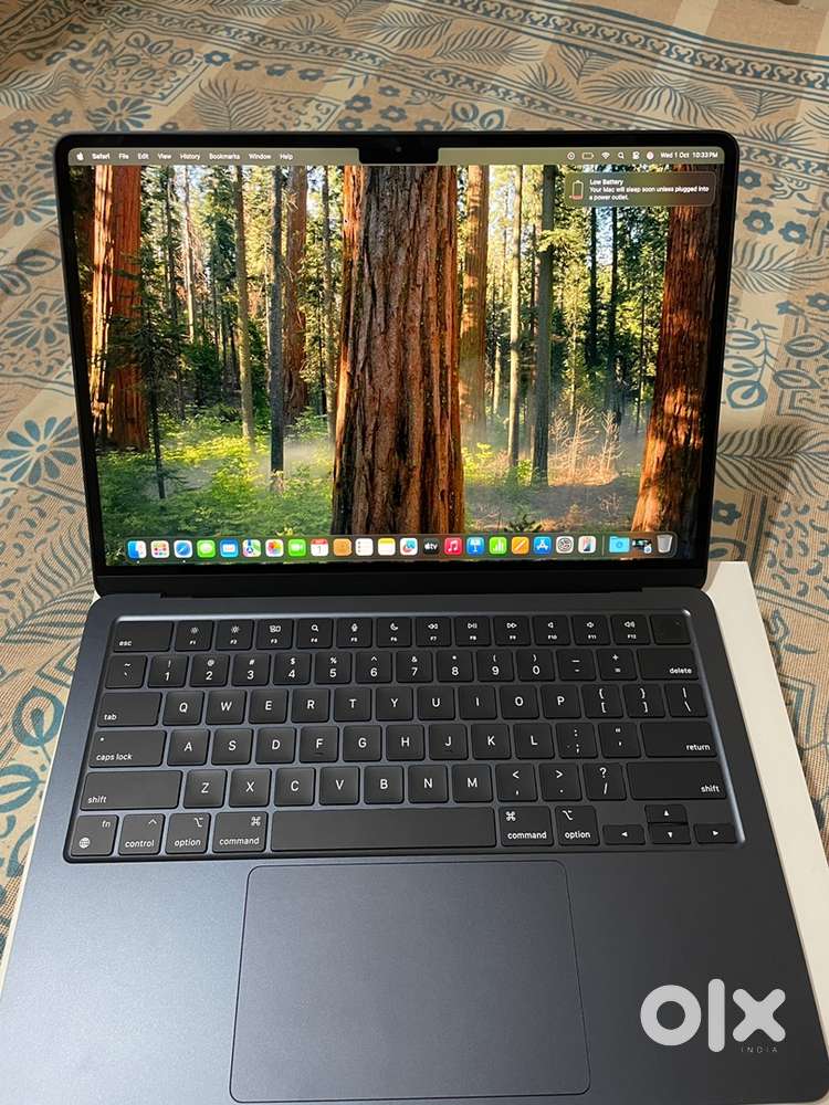 Macbook Air M2 (16/256) 1 month old