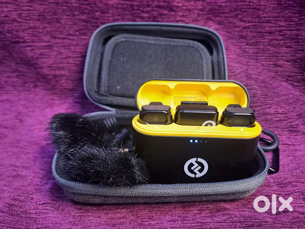 Hollyland Lark M1 wireless microphone