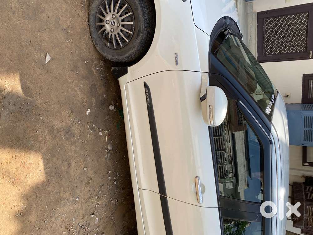 Maruti Suzuki Swift 2015 Diesel 90000 Km Driven