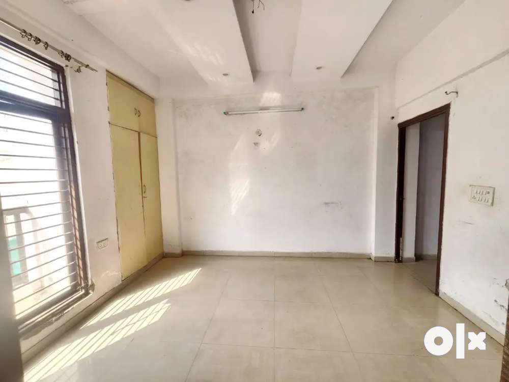 Flat for sale is available. Inside city area with beautiful location.