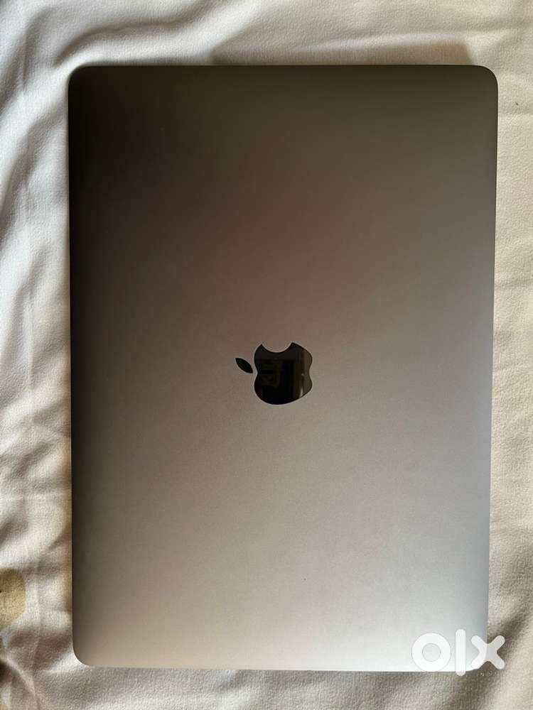 Macbook air m1 ( 8gb, 256 gb storage )
