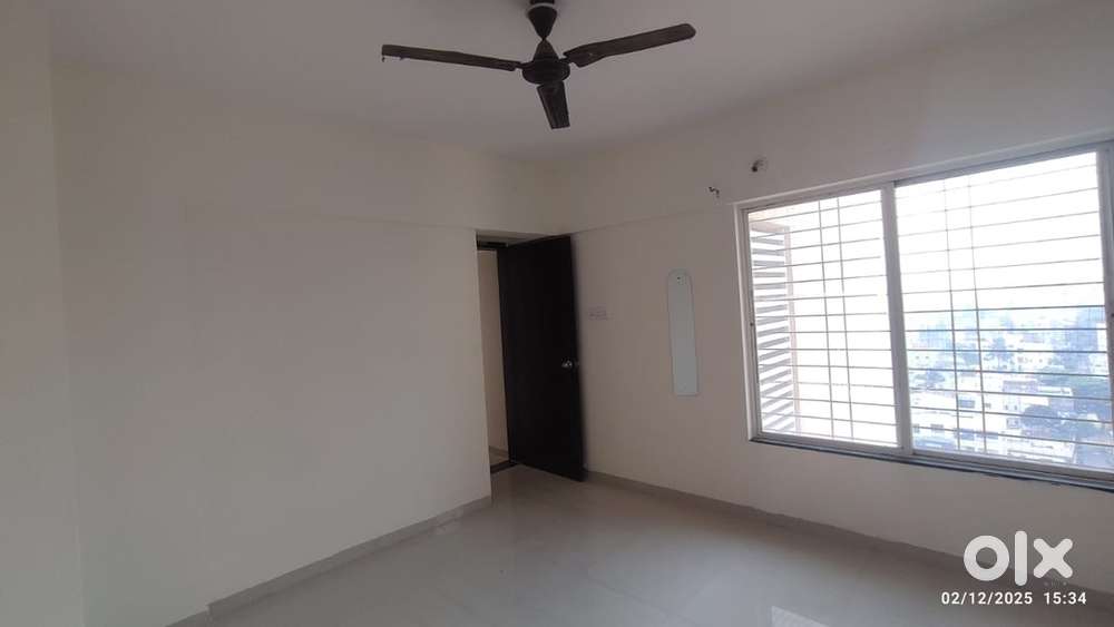 Looking for a female flatmate in pune