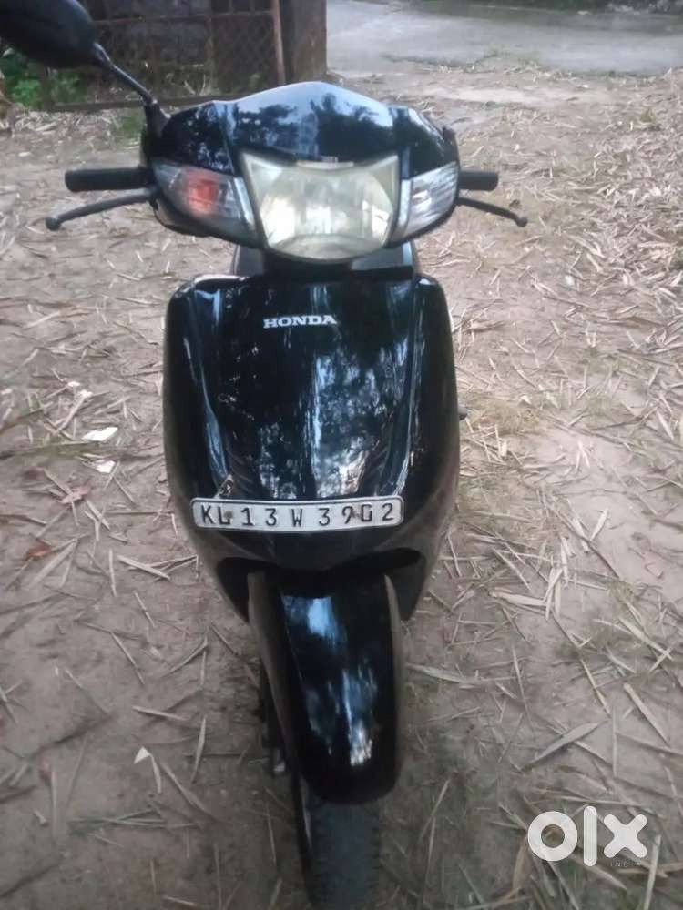 Activa deluxe model 3g (2011)