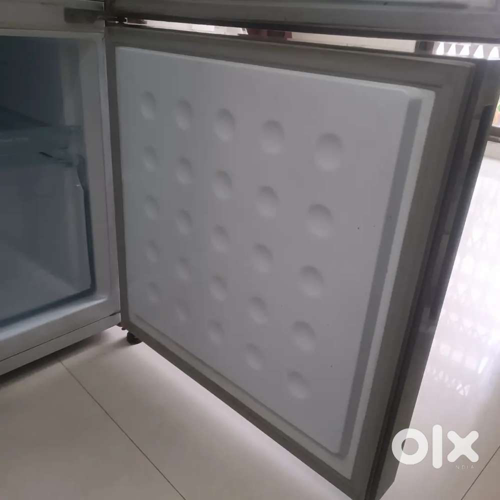 Urgently selling Haier brand refirgerator 2 door 345 ltr.