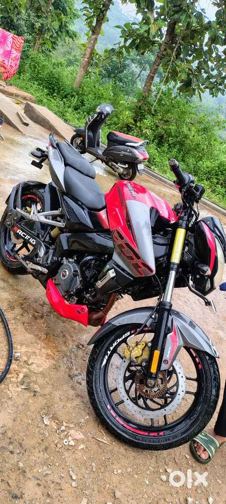 Pulsar NS200 BS6