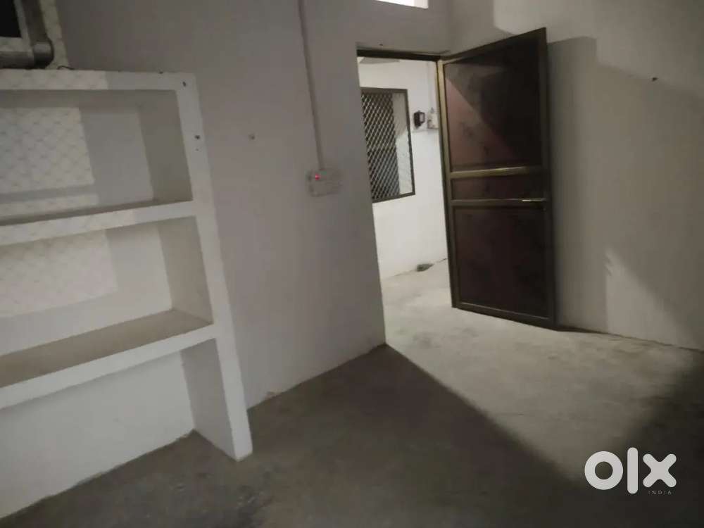 Room for Rent in munna colony padrauna kushinagar