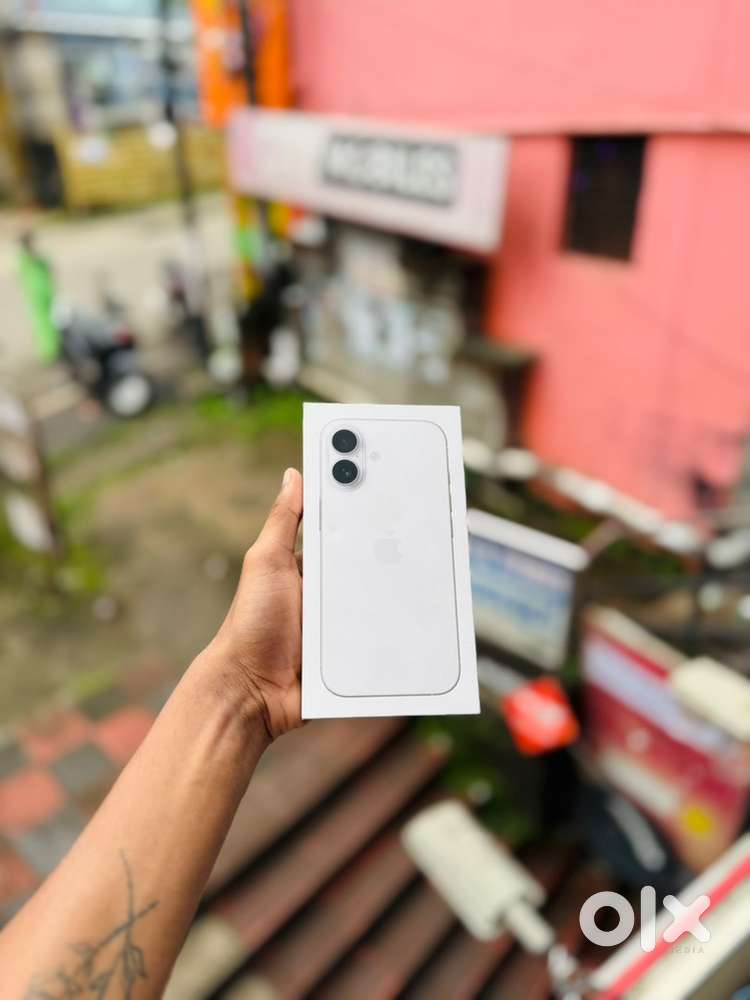 iphone 17 256 GB SEALED ( 24 months No Cost EMI available )