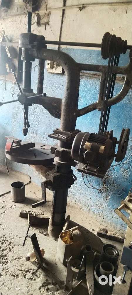 Drill machine or cutter machine bechna hai
