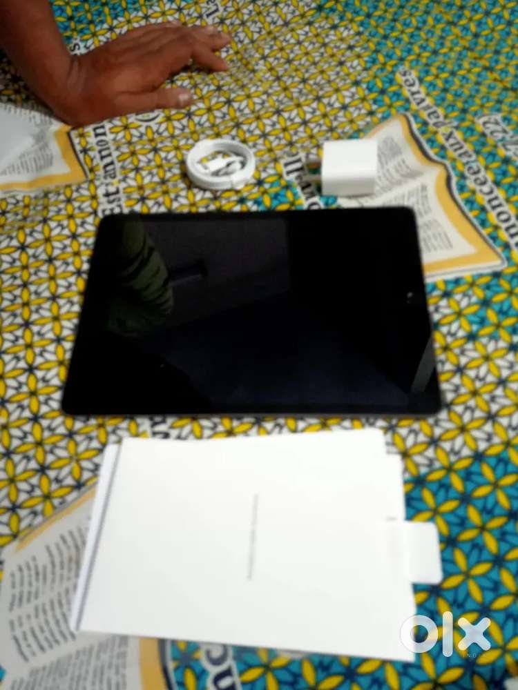 Ipad 9th generation within warranty 100% battery health