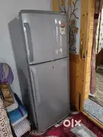 SAMSUNG REFRIGERATOR 250 LITRES