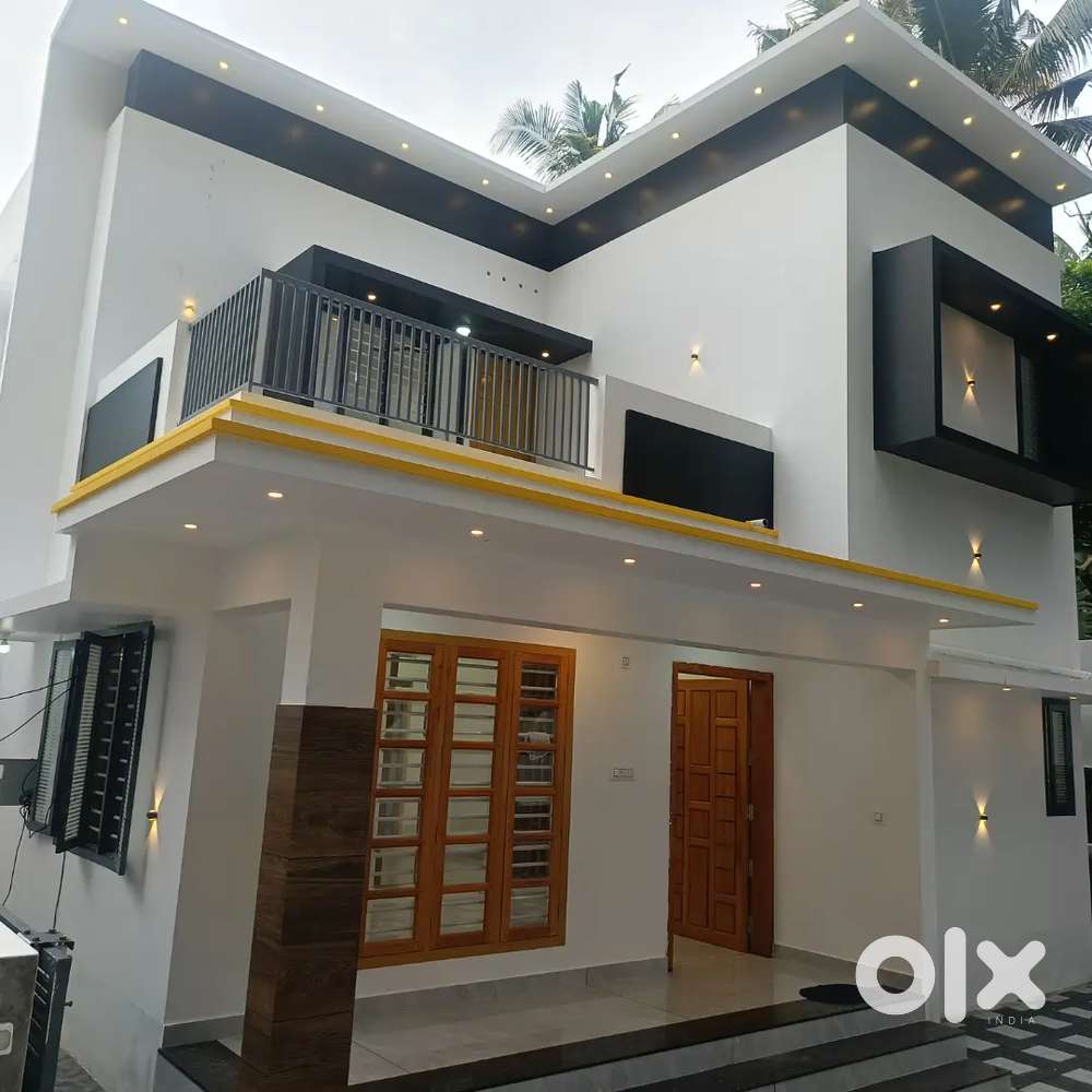 New 4bhk house for near sale karyavattom Thomas college.