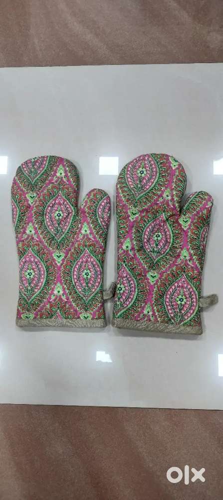 Microwave oven gloves