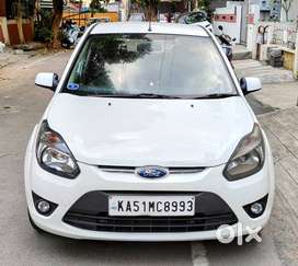 Ford Figo 2012-2015 Petrol Titanium, 2012