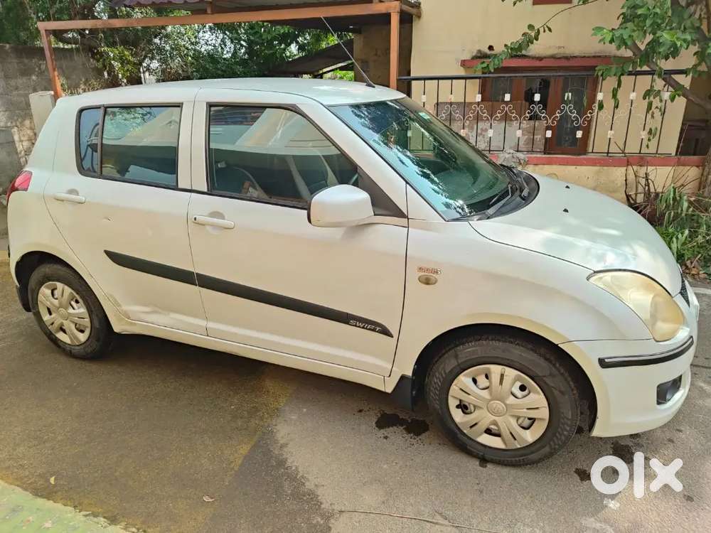 Maruti Suzuki Swift 2009 Diesel 121000 Km Driven