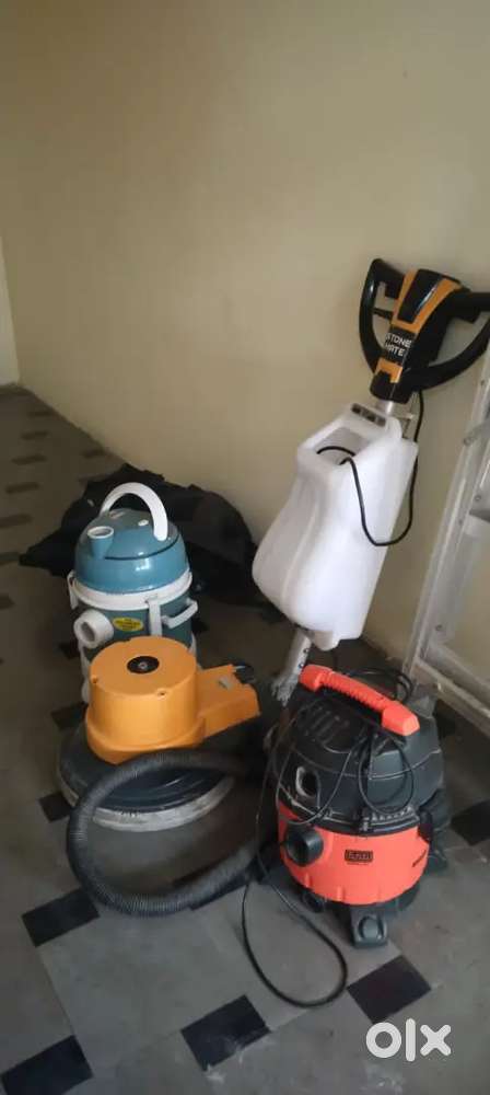 Single discu floor cleaning machine