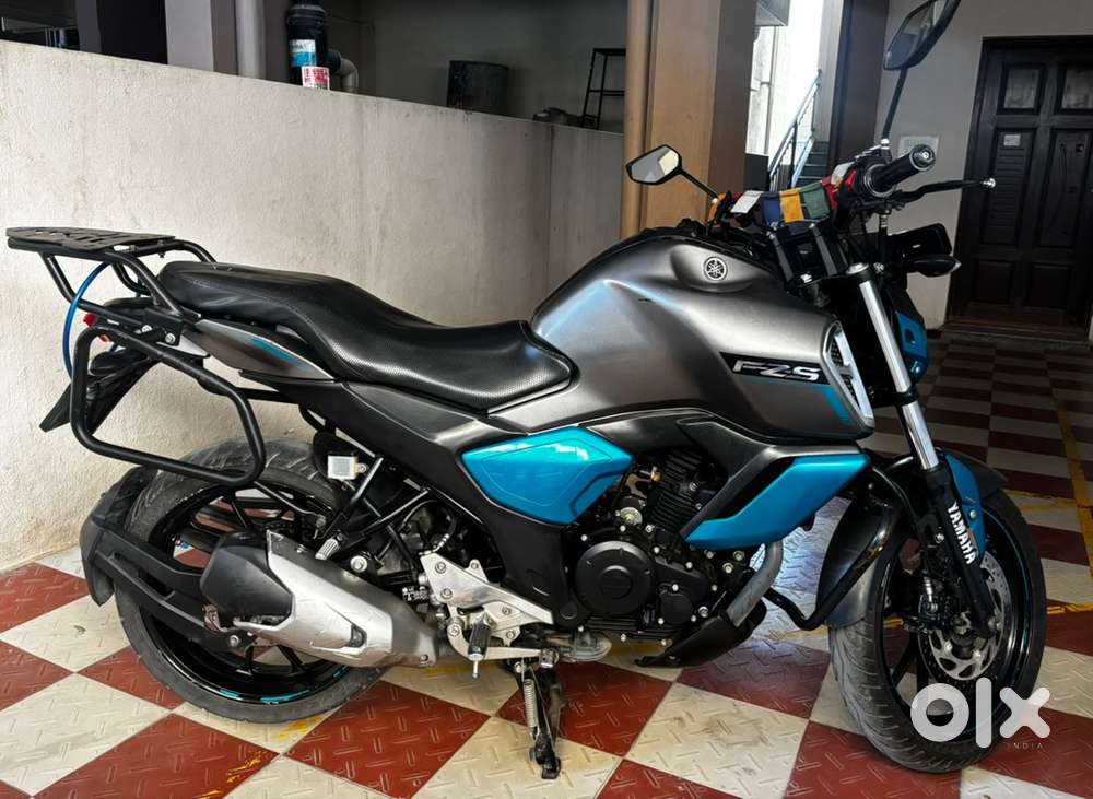 Yamaha FZS-FI V3 (2019) – Well-Maintained & In Excellent Condition.