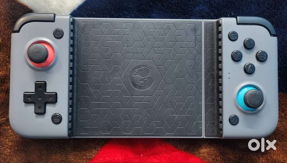 GameSir X2 Bluetooth Mobile Gaming Controller with case