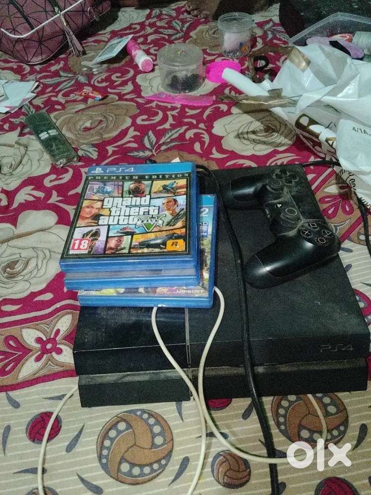PS4 gaming set free casset and GTA V