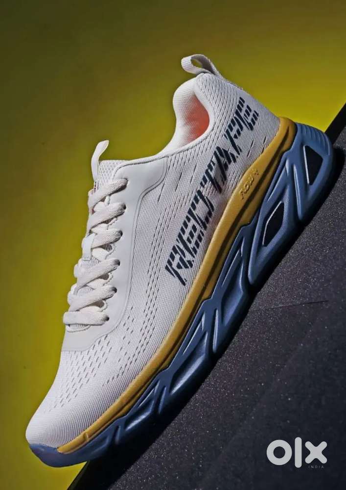 Redtape White shoes original price 2400 i selling only1600 4 month old