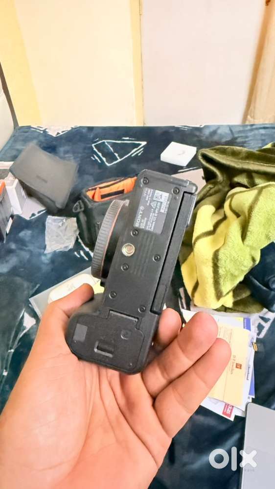 Sony a7c 4 year old in new codition