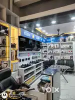 शोरूम पर काम करने के लिए हेल्पर सेल्सगर्ल सेल्सबॉय की जरूरत है