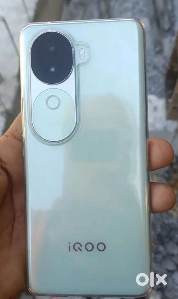 IQOO (Z9S)