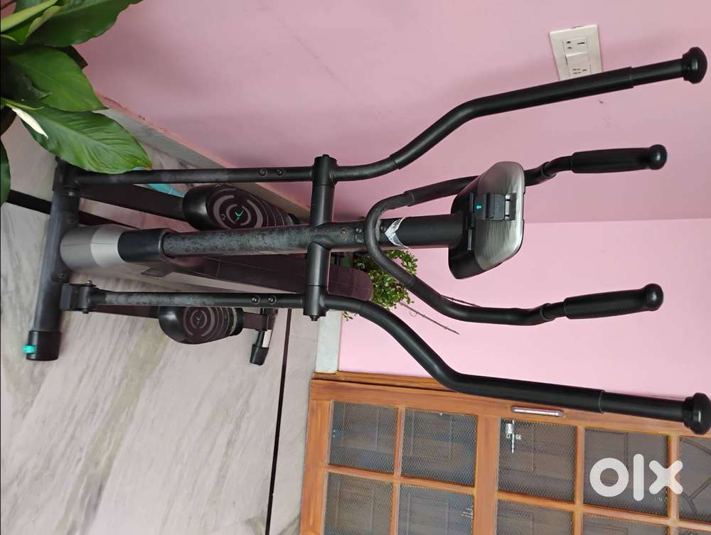 Cross Trainer