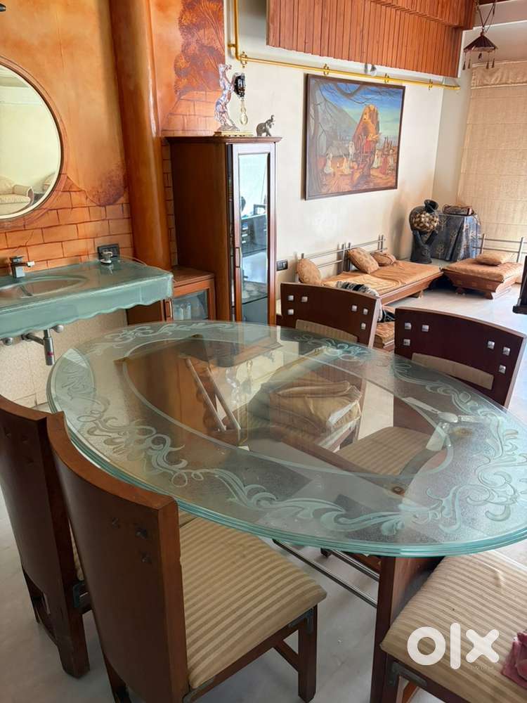 Dinning table for sale