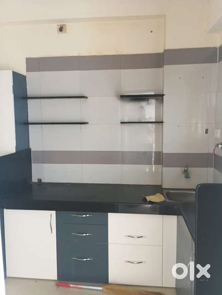 2BHK FIX FURNISH FLAT RING ROAD